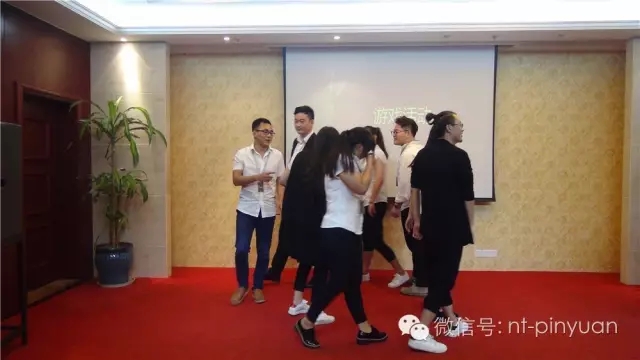 【大事記】輝煌八周年-第三季度員工表彰大會(huì )！
